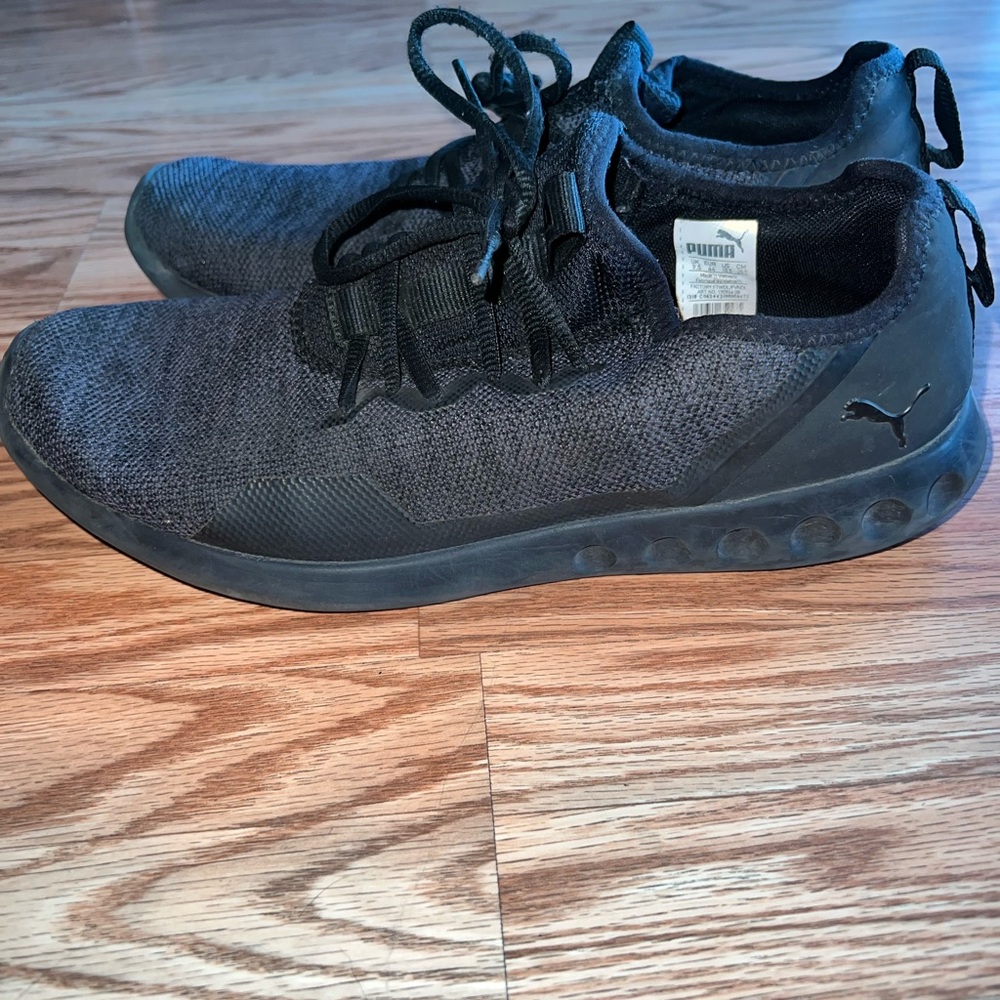 Mens Puma shoes, size 10.5